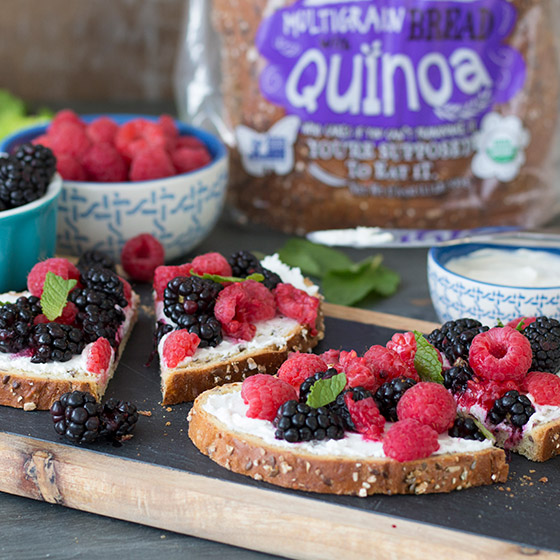 Smashin&#039; Berry &amp; Goat Cheese Toasts